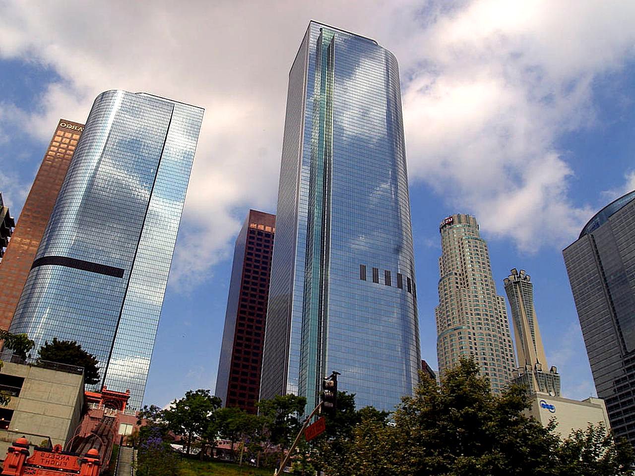 Los Angeles skyline in clear daylight